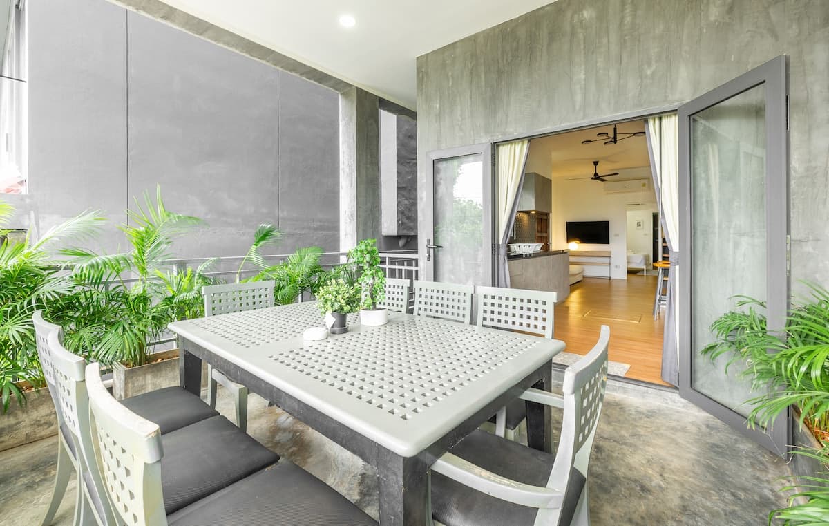 Mango House